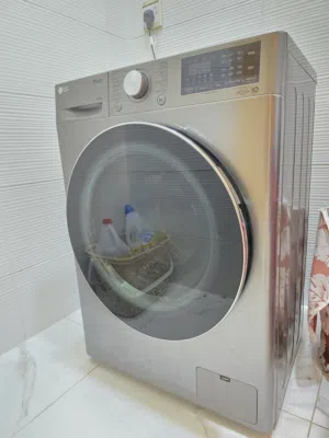 للبيع غسالة ونشافة LG ThinQ ذكية (8/5 كيلو) مدة الاستخدام سنتين washer/ dryer