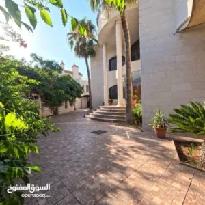 فرصة عقارية نادرة: فيلا مستقلة فاخرة للبيع في قلب عبدون