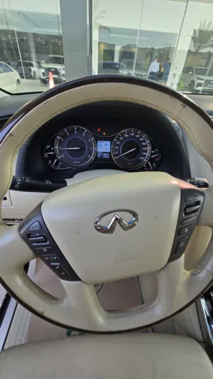 V8 dark brown infiniti qx80