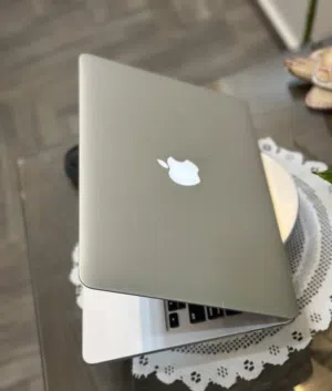 للبيع MacBook Pro 13-inch (Mid 2012) بحالة ممتازة - رامات 16GB