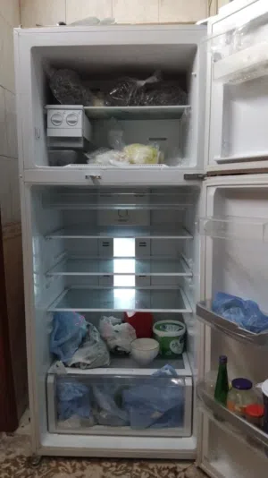 ثلاجه للبيع