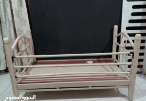 للبيع جربايه طفل حديد