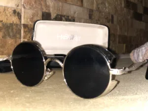 نظارة vision honest للبيع مقابل 25 دينار