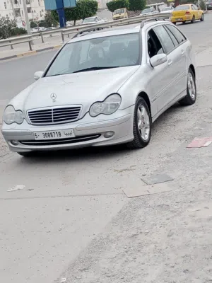 مرسيدس 2004