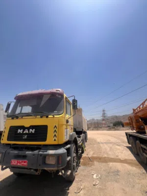 man with tipper 2axel
