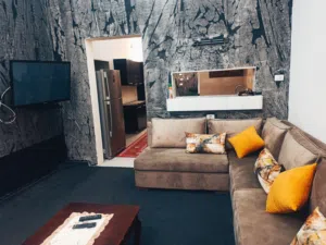 استوديو ارضي مفروش بحي الاندلس