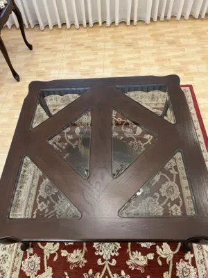 3 طربيزات بحالة جيدة جداً