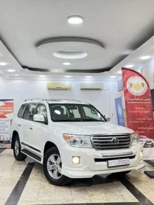Used Toyota Land Cruiser in Muscat