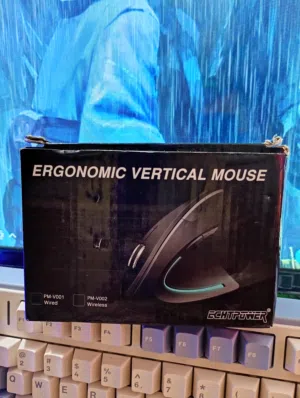ماوس عمودي مريح لليد وايرسلكي usb جديد غير مستخدم مناسب للالعاب و التصميم يحتوي على RGB