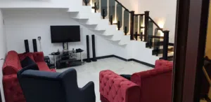 دار مميز للبيع (سكن + استثمار) في حي هادئ  حي الجهاد ( منطقة الشارقة )