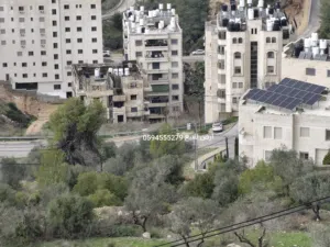 ارض للبيع على شارعين منطقة حيوية من المالك مباشرة فيها منسوب سالب 2طابق