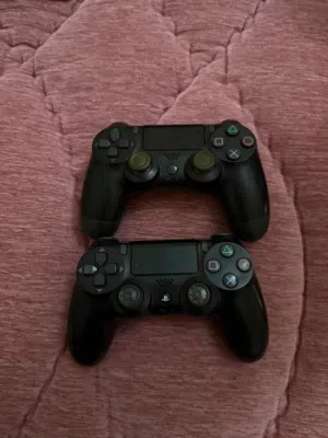 ps4 slim + 2 manettes+ need for speed
