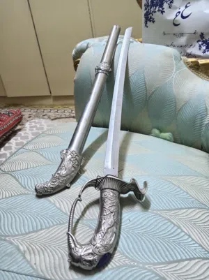 تحف لبيع واشيا قديمه