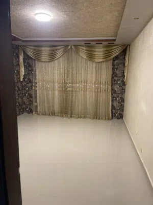 شقة طابق ثالث للإيجار