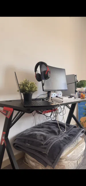 طاولة جيمنج بسعر مميز ، gaming table