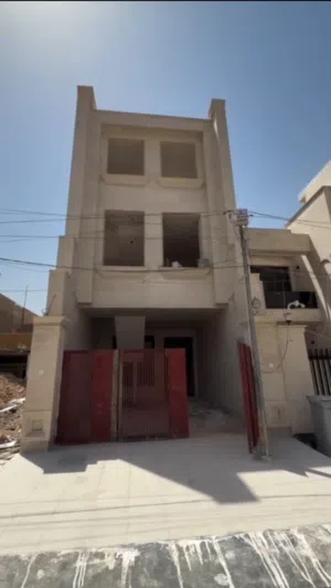 اعمالنا لدار بمساحة 160متر في حي الجامعة