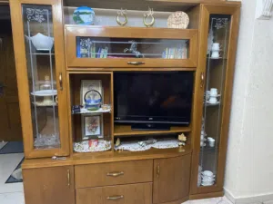 طاولة تلفزيون