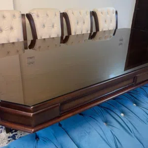 طاولة سفرة 8 مقاعد خشب زان ثقيل استعمال شهر فقط