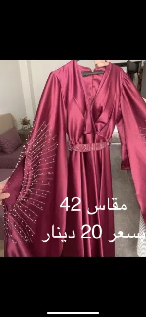 بيع فساتين طويله وقصيرة