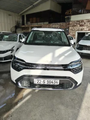 New Kia Carens in Baghdad