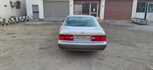 لكزس LS400  وكاله البحرين   مكينه جير ممتازين صيانه دوريه