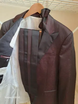 بدلة رسمية تركيه ثلاث قطع ماركة Ceremony . اقراء الوصف