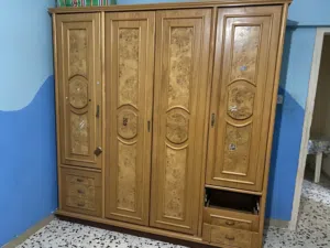 أثاث مستعمل للبيع بين الممتاز النظيف والمعقول كله إيطالي بين نص عمر وقديم