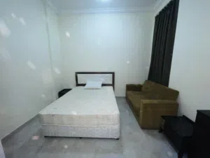SINGLE & TWO EXCUTIVE MALE BACHELORS ROOMS