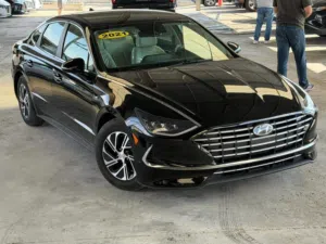 Hyundai Sonata Hybrid 2022  2021.   10300  السعرة حرة مجمرك يبدا من 16200