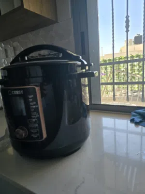 طنجرة ضغط كهربائية من شركة كريست
