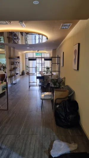 للايجار محل بشرق موقع ممتاز مساحة المحل 115 متر مربع  Shop for rent in the east, excellent location,