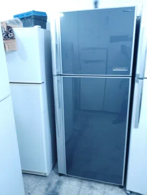 للبيع ثلاجه توشيبا 24 قدم حجم كبير بحاله ممتازه استخدام خفيف معا التوصل التشغيل والكفاله ثلاجه سلفر