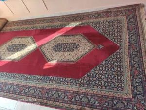 زربية مستعملة في حالة جيدة بثمن مناسب