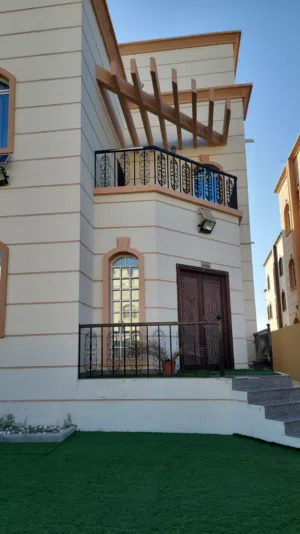 400 m2 More than 6 bedrooms Townhouse for Rent in Muscat Seeb