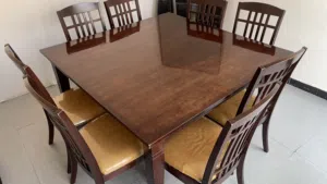 طاولة طعام بحاله جيده جدا