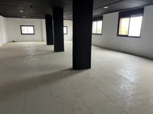 فرصة مميزة للإيجار ( الـقويــســمـة )