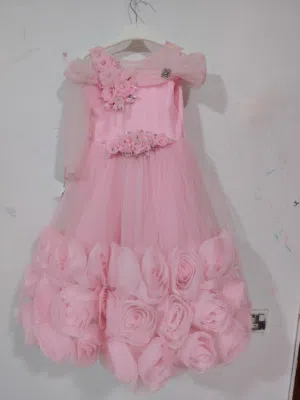 Beautiful Pink cown for sale in Mangaf Block 4