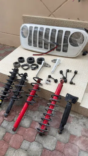 اغراض jeep وكاله، تواير، رنجات، شبك امام، بنفر، سايد ستيب، تاير كرير، سبيسرات، كت ترفيع وكاله