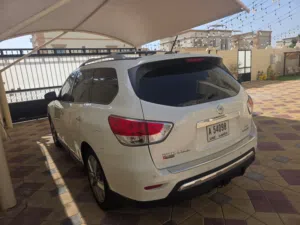 Used Nissan Pathfinder in Ajman