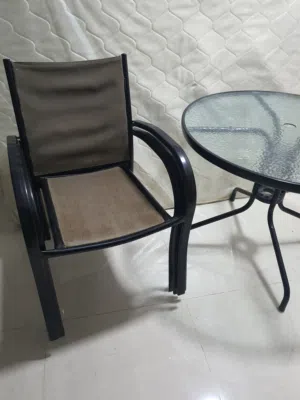 urgent sale glass table with 4 chairs