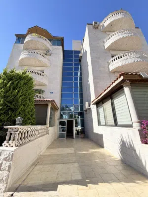 250 m2 3 Bedrooms Apartments for Rent in Amman Khalda