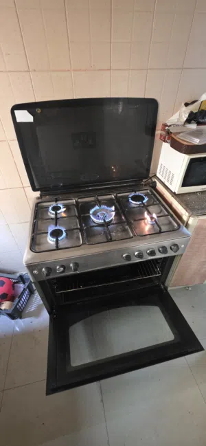 URGENT SALE – 5 Burner Gas Cooker with Oven & Grill - 40 BD only