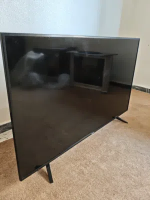 شاشة هايسنس اصليه4k تحتاج لامبات led