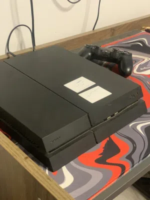 بلاي ستيشن4بيع او تبديلpc1495سعر مع الاعاب الي داخله فقط و با 2000مع الاعاب و دسكات اقرا وصف مهم