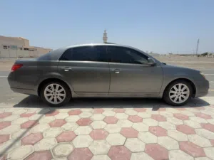 تويوتا افالون 2005