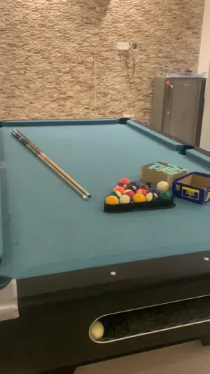 طاولة بليارد