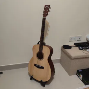 Yamaha fs400 acoustic guitar