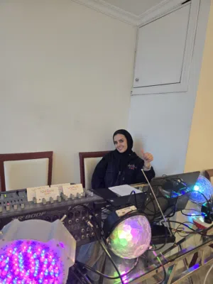 دي جي احترافي للمناسبات مع كامل الاجهزة والسماعات