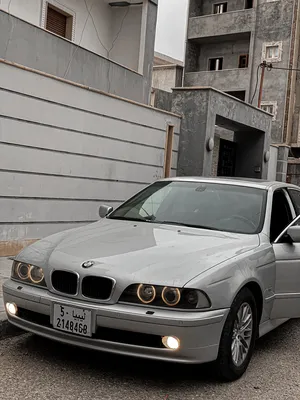 BMW 530i .