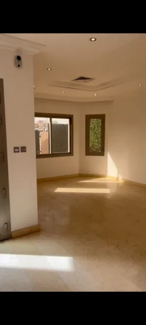 300 m2 More than 6 bedrooms Villa for Rent in Mubarak Al-Kabeer Messila